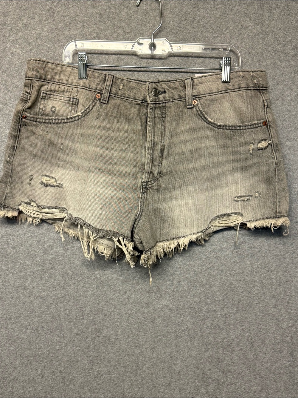 ZARA Womens US 14Gray Mid Rise NEW TAGS Distressed Fringe Hem Denim Shorts 36"